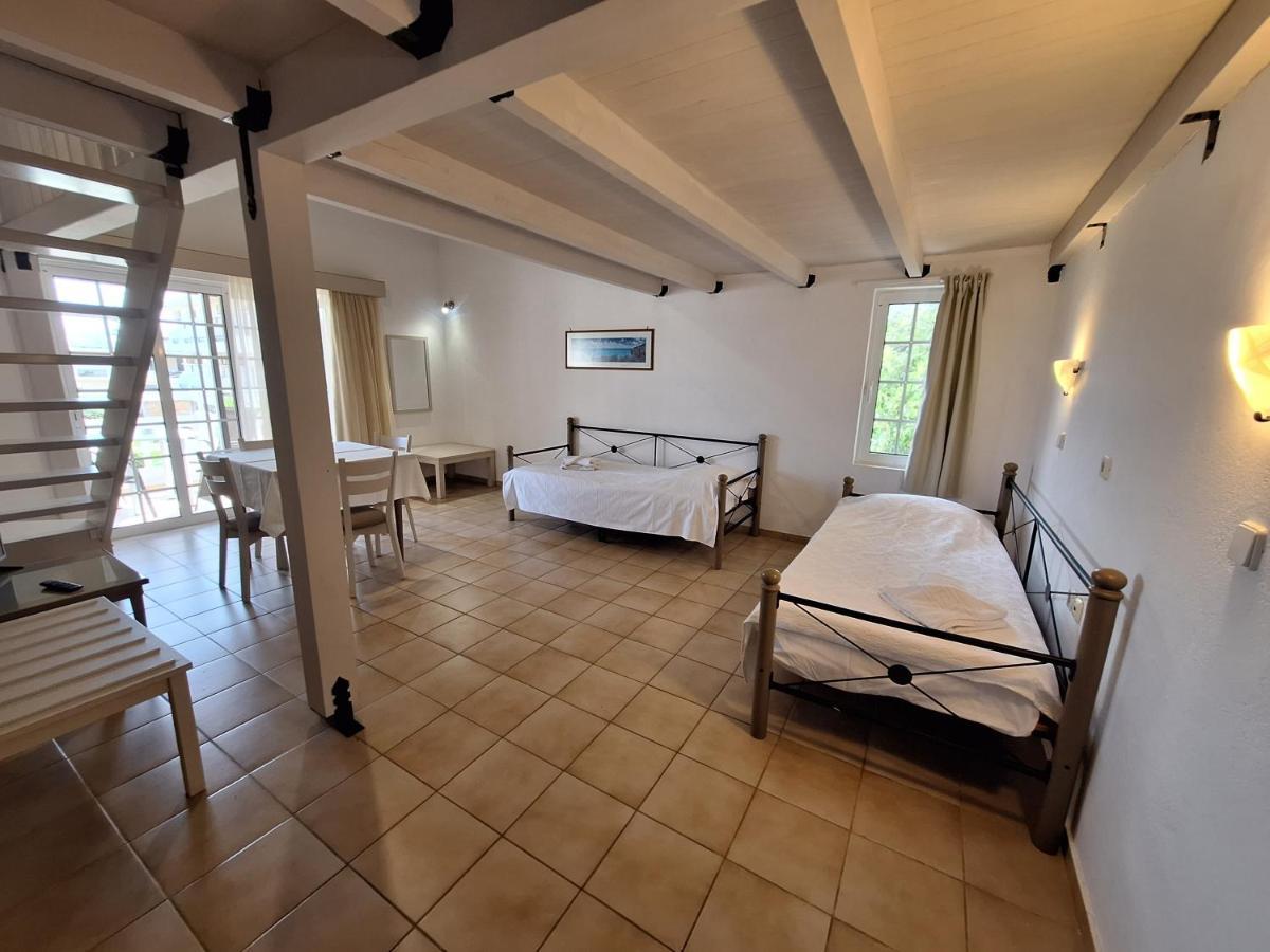 Perla Beach Agia Marina Екстериор снимка