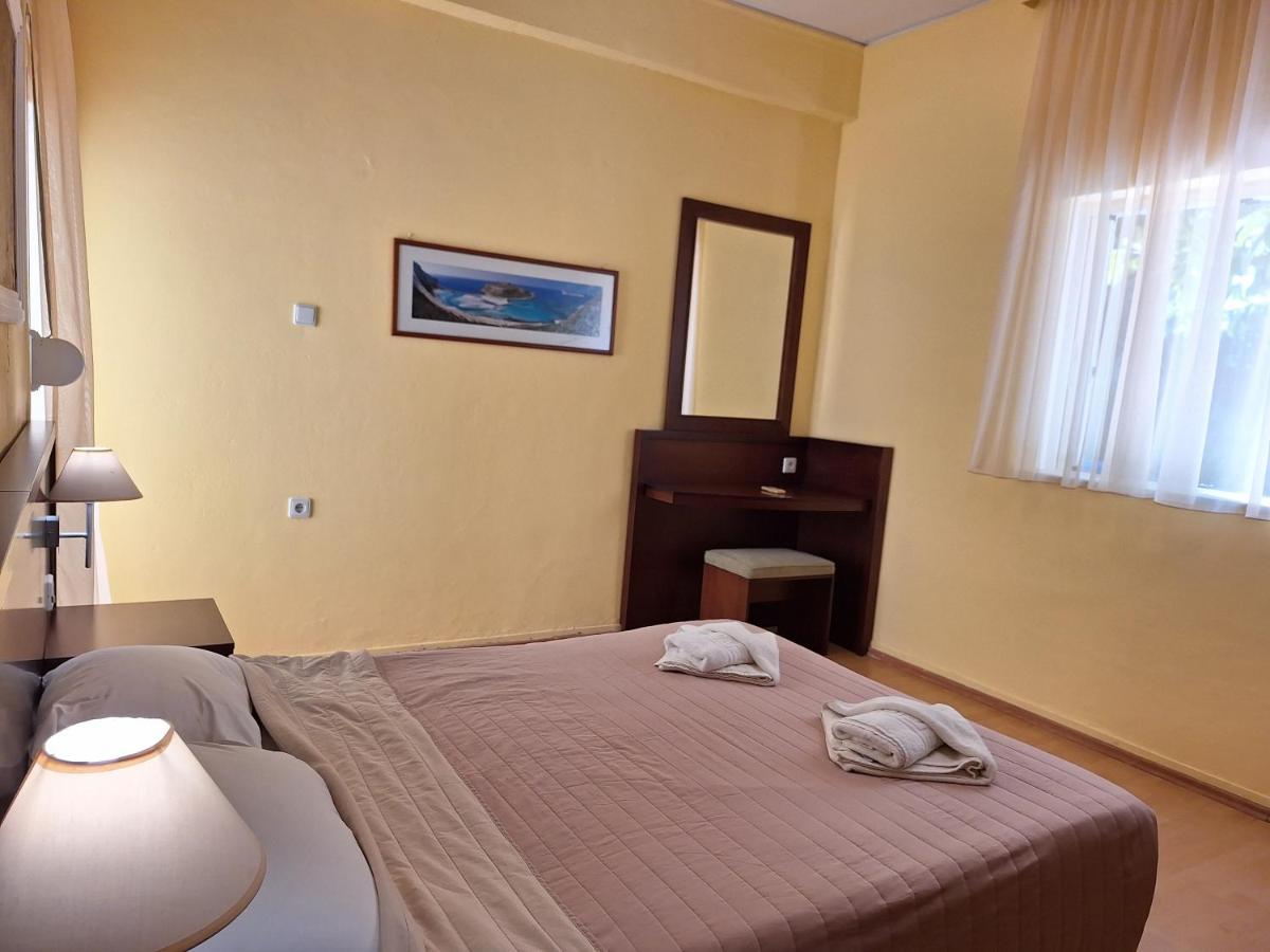 Perla Beach Agia Marina Екстериор снимка