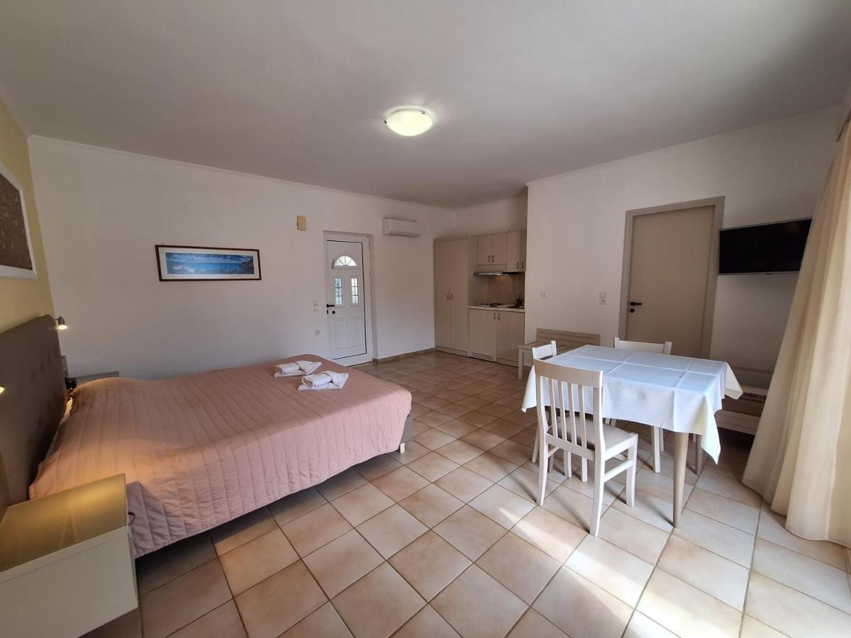 Perla Beach Agia Marina Екстериор снимка