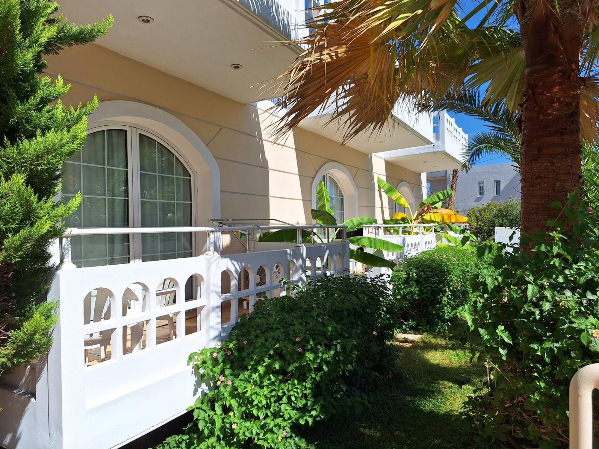 Perla Beach Agia Marina Екстериор снимка