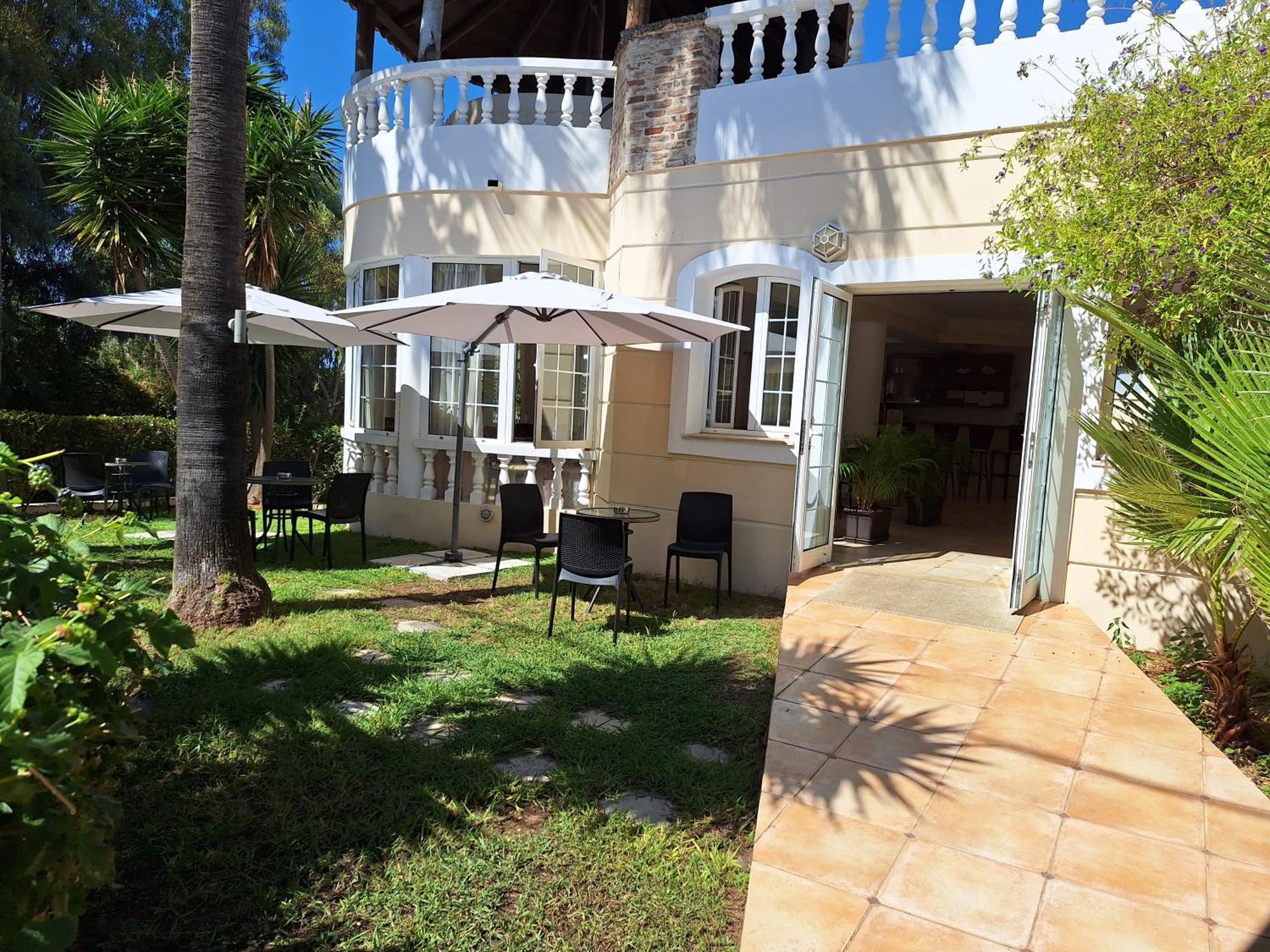 Perla Beach Agia Marina Екстериор снимка