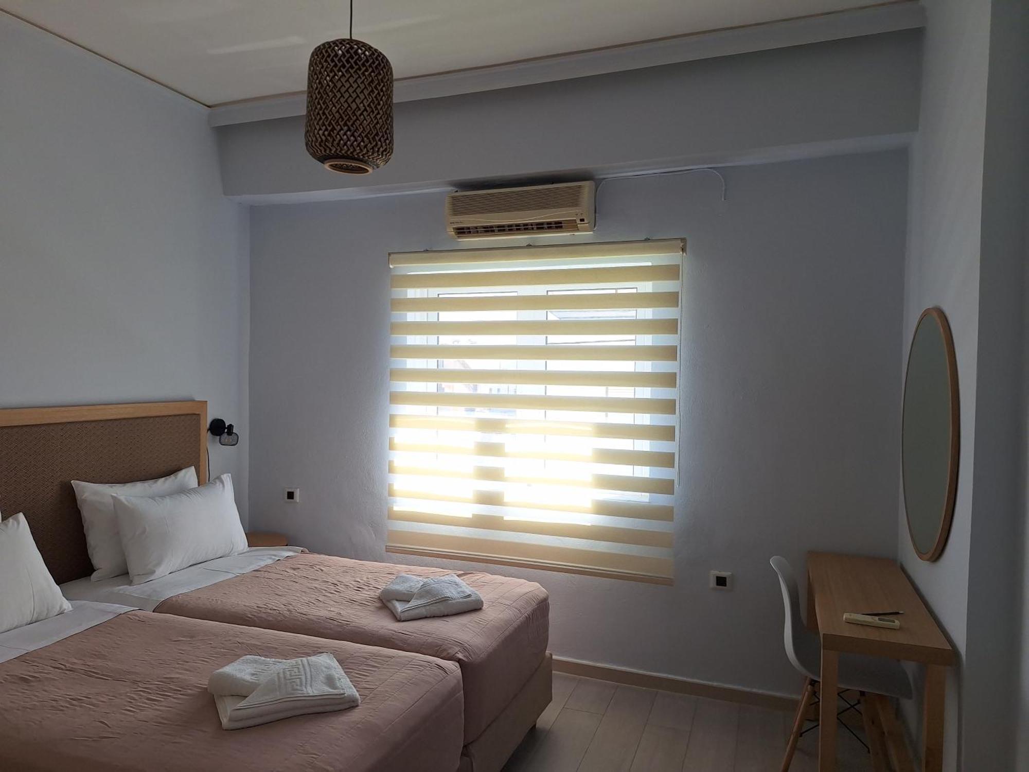 Perla Beach Agia Marina Екстериор снимка