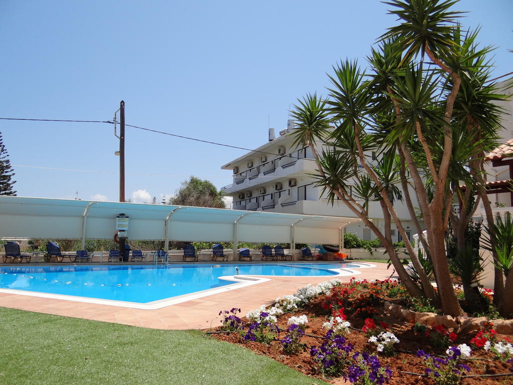 Perla Beach Agia Marina Екстериор снимка