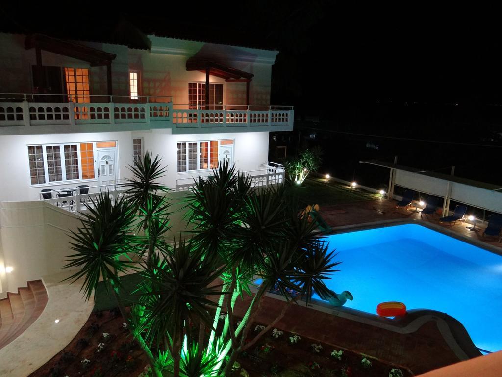 Perla Beach Agia Marina Екстериор снимка